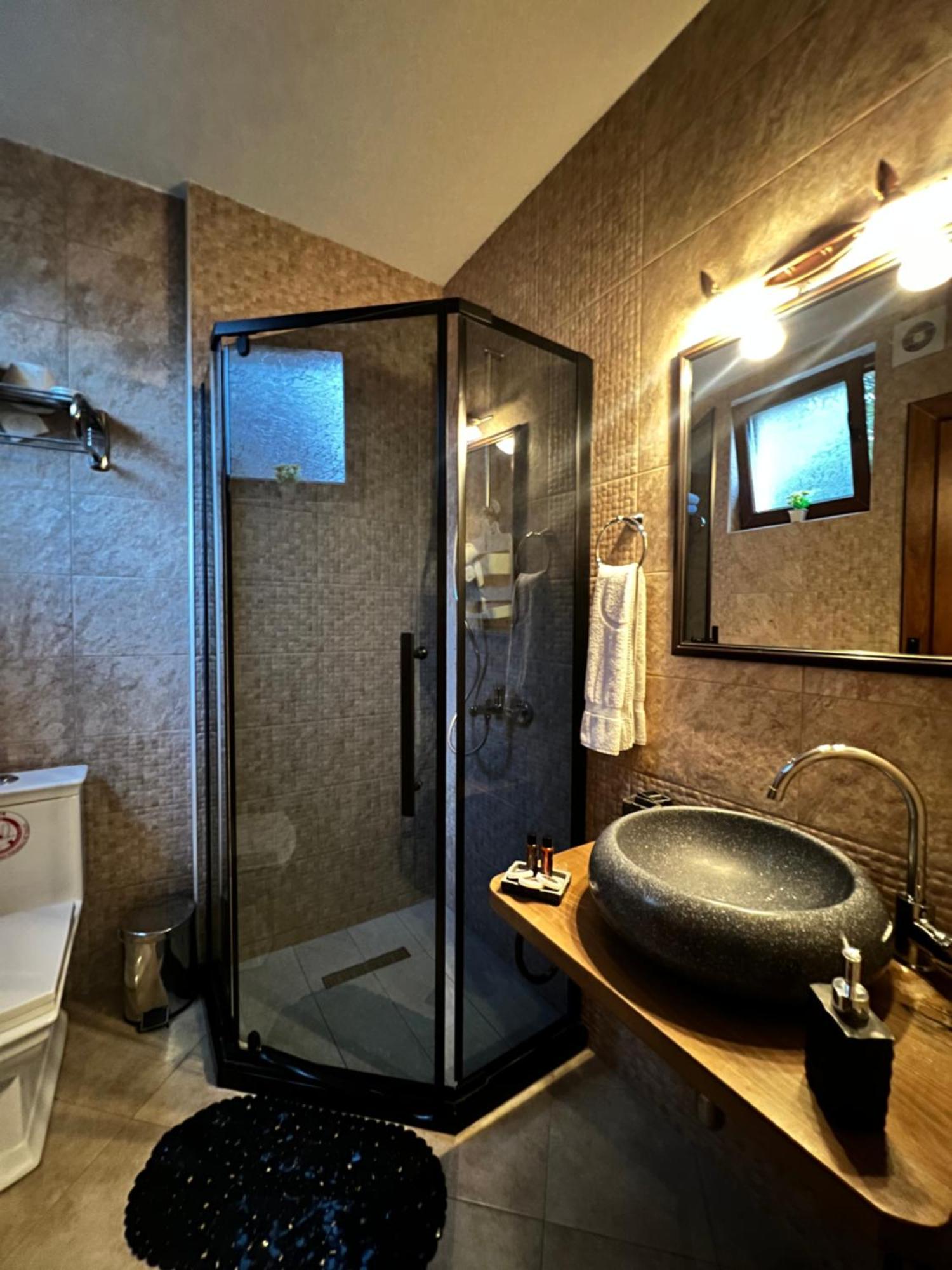 Hotel Fjorr Prizren Exteriör bild